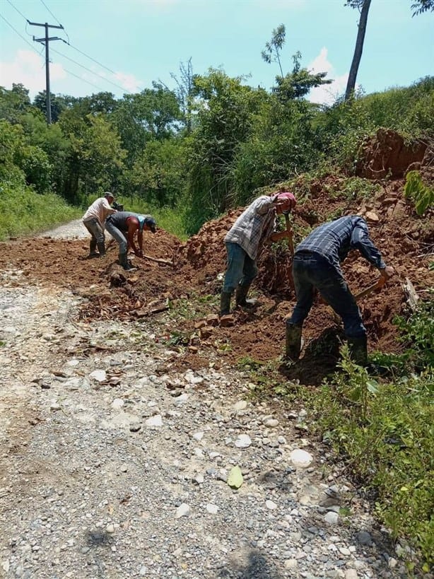 Choapenses piden rehabilitación urgente de este camino rural