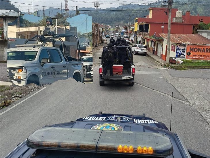 Van 12 elementos policiacos retenidos en Tetelcingo, Coscomatepec