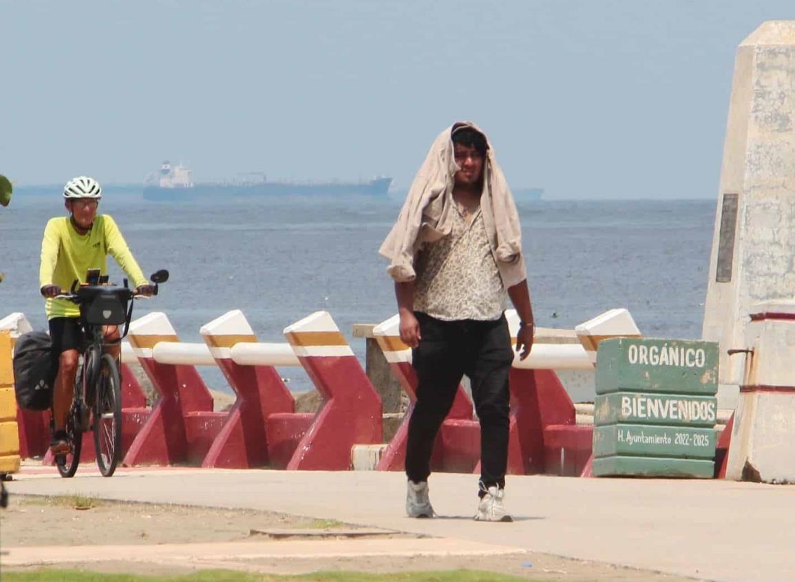 Calorón vuelve a agobiar a habitantes de Coatzacoalcos; ¿seguirá así el fin de semana?