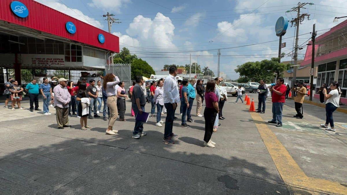 Simulacro Nacional 2024 Evacuan edificios públicos y negocios en Poza Rica