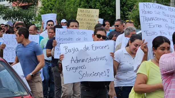 Protestan trabajadores de Pemex en Poza Rica; este es el motivo