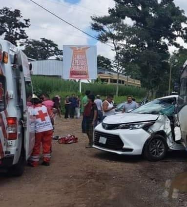 Accidente en la carretera Coatepec-Tlaltetela deja seis heridos