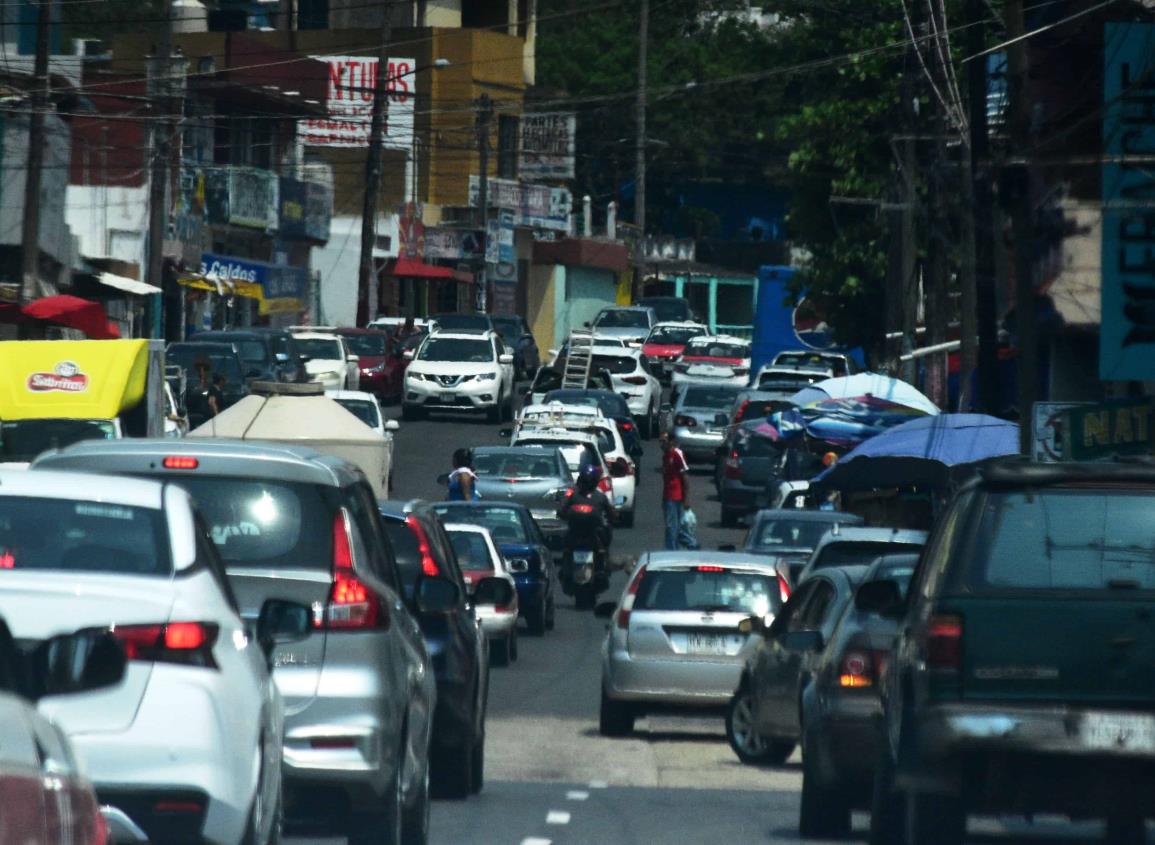 No solos las tiendas, autos chinos también invaden las calles de Coatzacoalcos