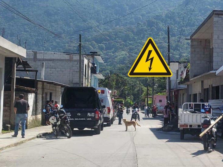 Termina electrocutado mientras hacía reparaciones en vivienda de Rafael Delgado