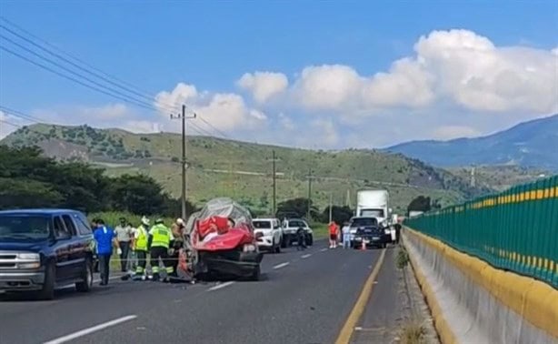 Un muerto y un herido tras accidente en la autopista Puebla-Orizaba