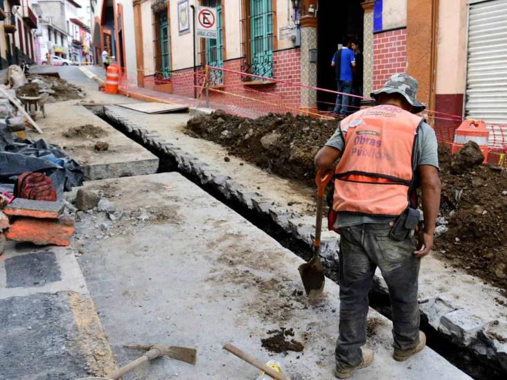 Reparación en calle Revolución, en Xalapa, bajo vigilancia del INAH;  ¿cuándo concluirá?