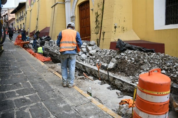 Reparación en calle Revolución, en Xalapa, bajo vigilancia del INAH;  ¿cuándo concluirá?