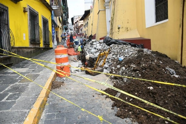 Reparación en calle Revolución, en Xalapa, bajo vigilancia del INAH;  ¿cuándo concluirá?