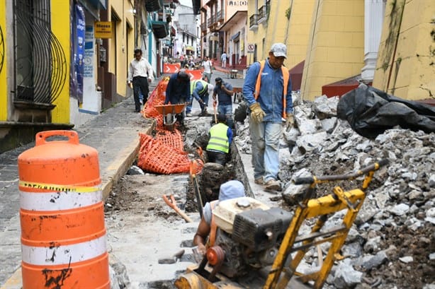 Reparación en calle Revolución, en Xalapa, bajo vigilancia del INAH;  ¿cuándo concluirá?