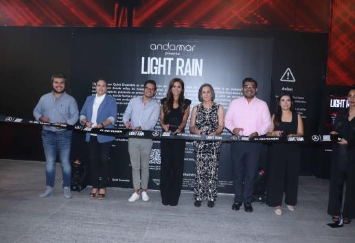Plaza Andamar inaugura la exposición inmersiva Light Rain