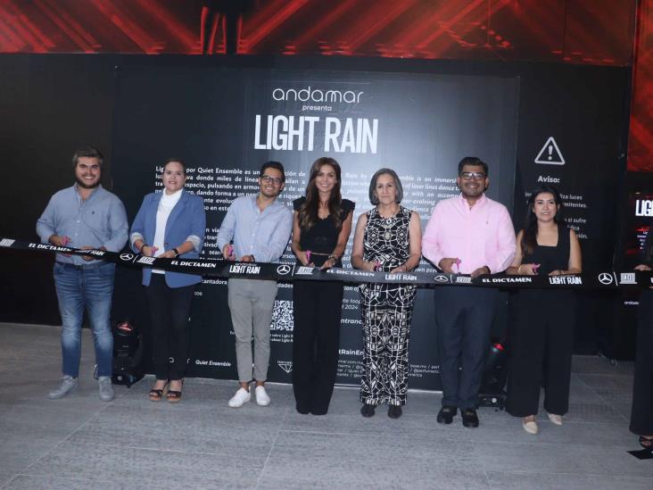 Plaza Andamar inaugura la exposición inmersiva Light Rain