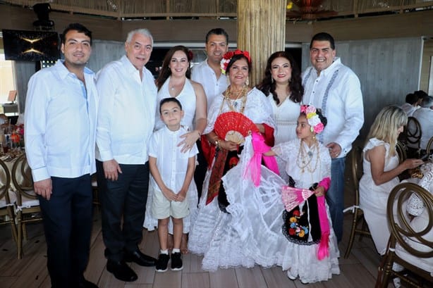 Virginia Camargo de Suárez celebra 70 años de vida, al estilo jarocho