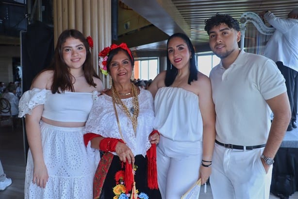 Virginia Camargo de Suárez celebra 70 años de vida, al estilo jarocho