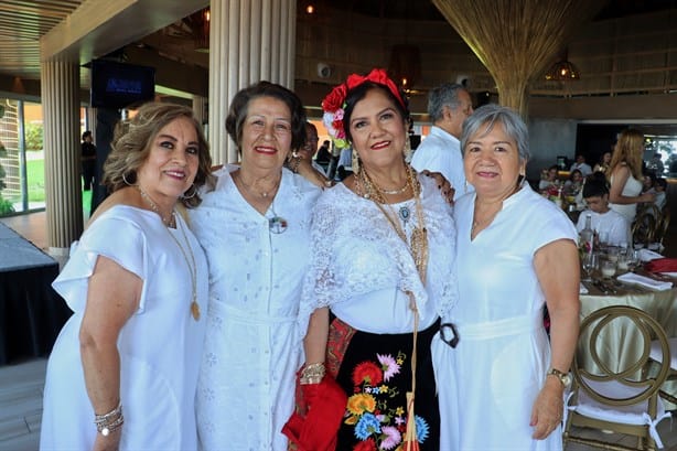 Virginia Camargo de Suárez celebra 70 años de vida, al estilo jarocho