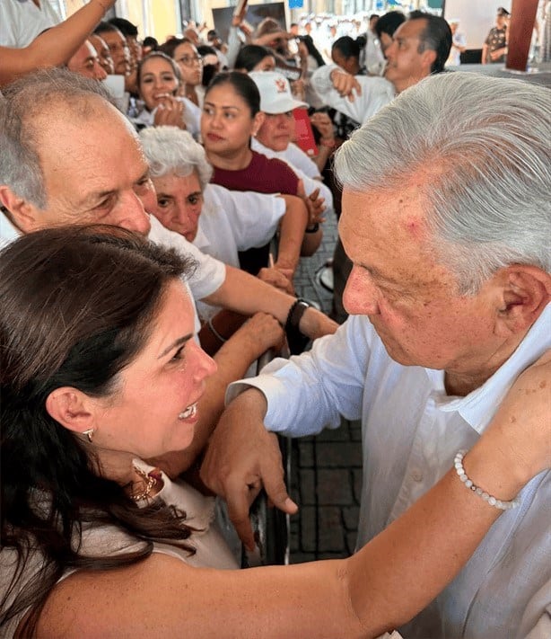 AMLO se reencontró con la familia Robles Barajas durante su visita a Veracruz