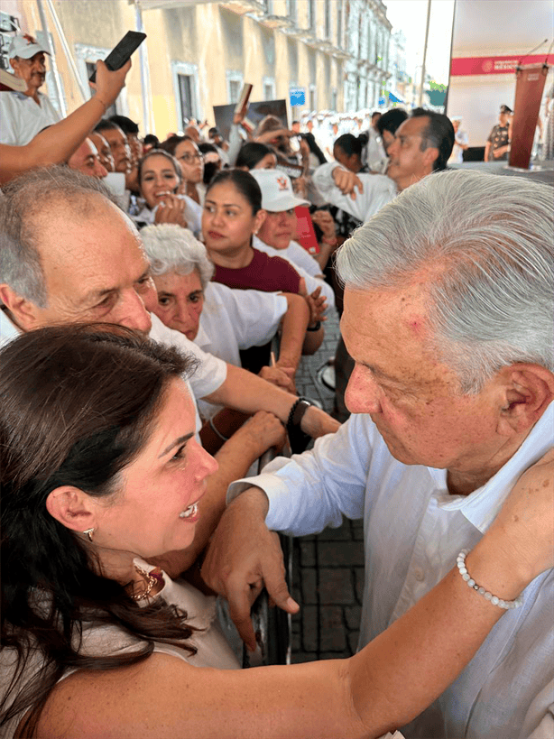 Familia Robles sostiene encuentro con AMLO en Veracruz