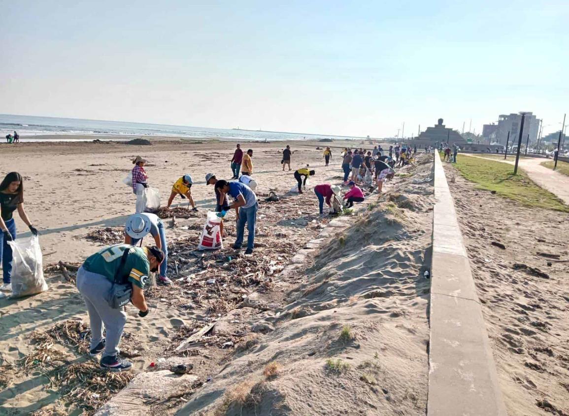 Jornada ‘Limpiemos Nuestra Playa’ en Coatzacoalcos; está cantidad de basura se recolectó