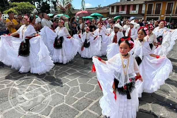 El Jarochódromo 2024 llena a Coatepec de color, música y danza