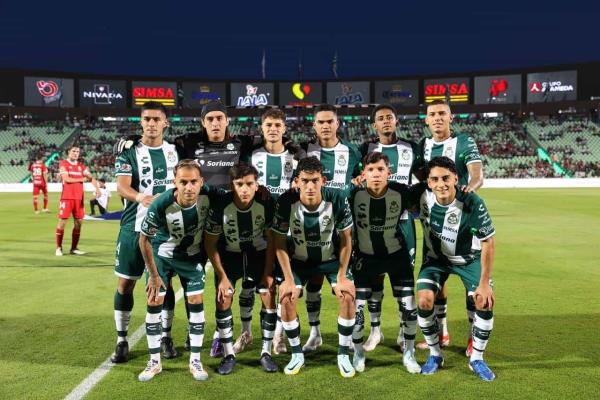 Santos derriba el invicto del Toluca en la J-9