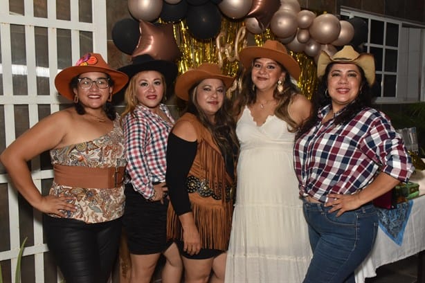 Zulema Delgado Figueroa es celebrada por su cumpleaños