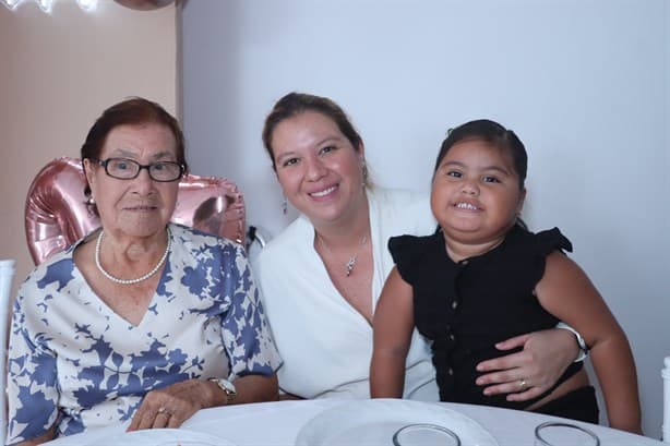 Anita Morales Morales cumplió 97 años de feliz existencia