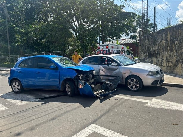 ¡Ninguno se detuvo! Accidente deja una mujer lesionada en Orizaba