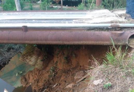 Lluvias afectan cabezales de puente en localidad de Cadete área rural de Minatitlán