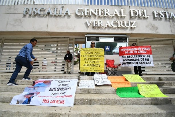 A sus hijos los mataron policías de Veracruz y la FGE encubre sus crímenes, acusan