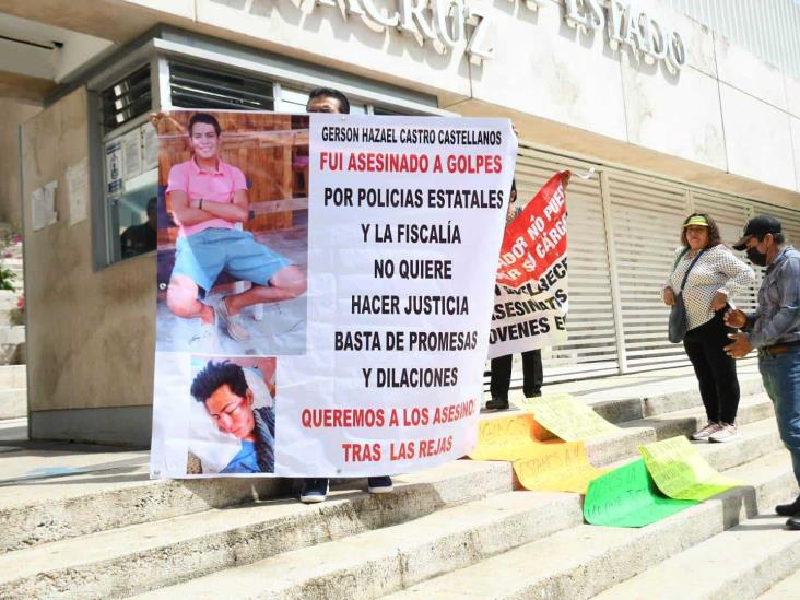 A sus hijos los mataron policías de Veracruz y la FGE encubre sus crímenes, acusan