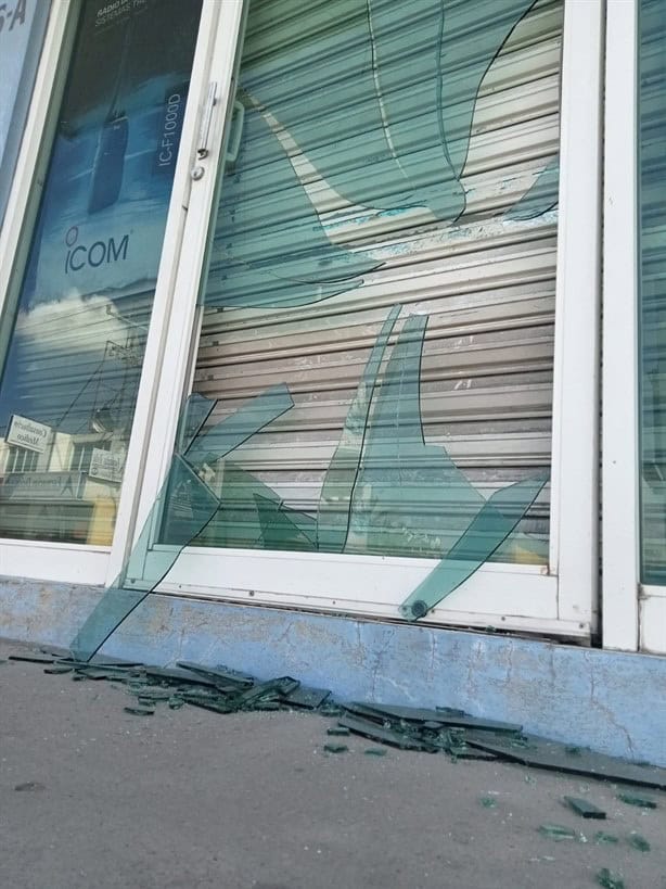 Vandalizan comercio en Martínez de la Torre