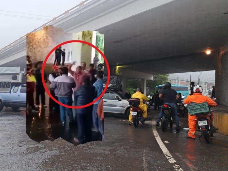 Se prenden los ánimos durante bloqueo en carretera Orizaba-Ciudad Mendoza