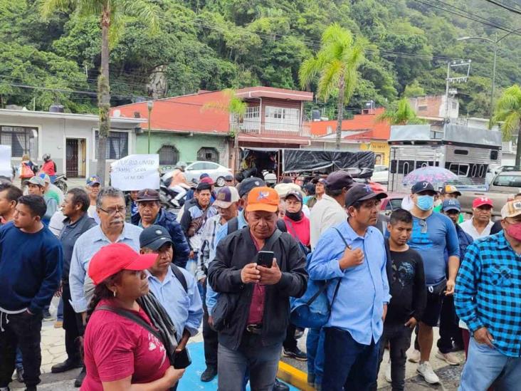 Protestan por malos tratos en el IMSS Orizaba