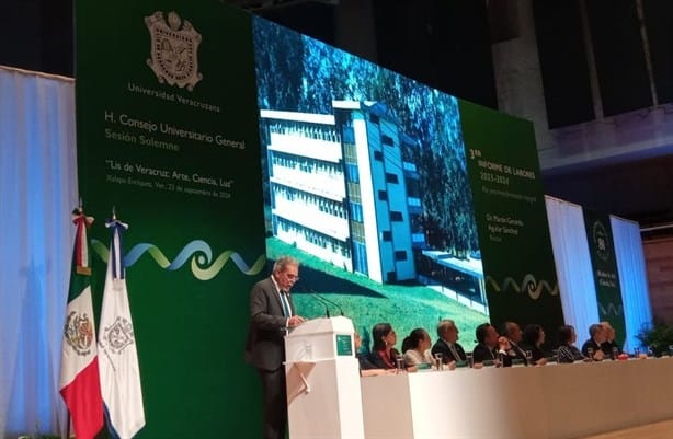 Inclusión y perspectiva humanista, destaca rector de la UV en tercer informe de labores