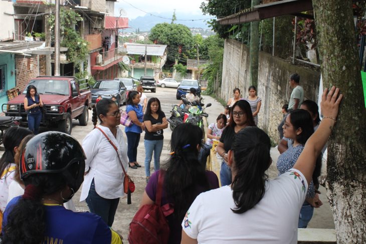 No hay recursos para pagar maestra, dijo supervisora ante protesta en jardín de niños de Misantla 