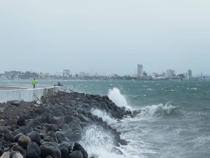 Desactivan alerta en Veracruz por el huracán John; ¿habrá lluvias fuertes?