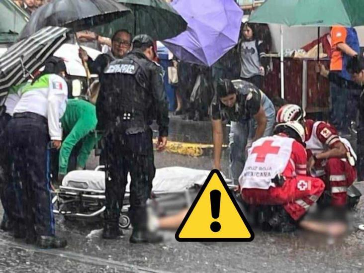 Motociclista derrapa y termina malherido en el centro de Xalapa