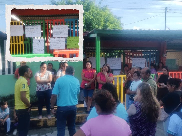 Padres de familia protestan por cierre temporal de primaria en Martínez 