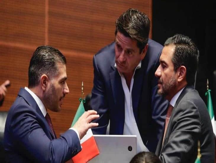 Miguel Ángel Yunes Márquez se despide de Omar García Harfuch en el Senado