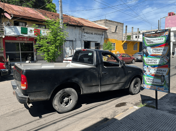 Motociclista lesionado tras choque con camioneta en la zona de mercados de Veracruz