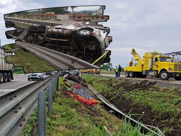 Identifican a trailero fallecido en accidente sobre la Autopista Orizaba-Córdoba