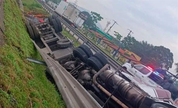 Tráiler fuera de control: conductor fallece en la Puebla- Veracruz