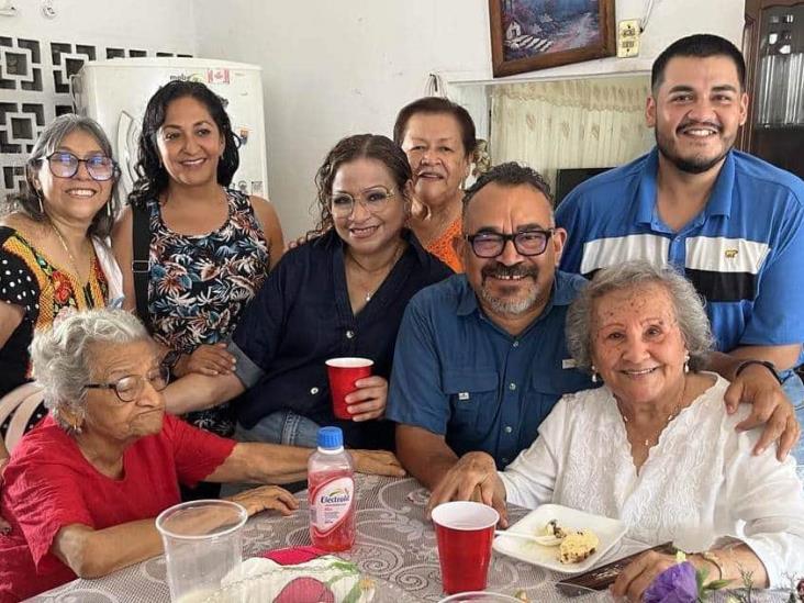 Sol y Sones de María Elena Hernández Lara, cronista de Tierra Blanca