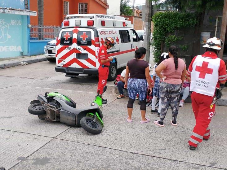 Taxista impacta a madre de familia y a sus dos hijos en Orizaba