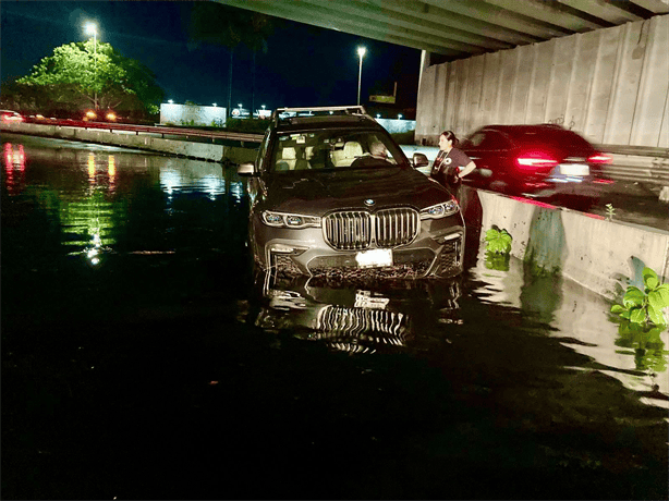 Operativo en Boca del Río tras lluvias: Cinco vehículos varados y varias inundaciones