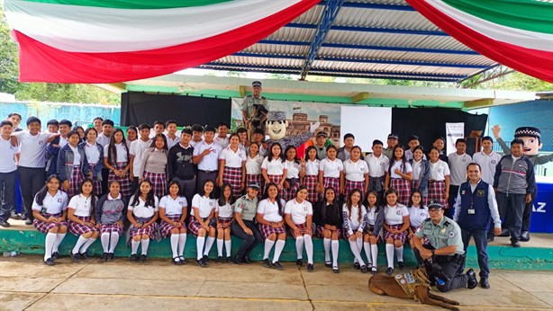 Guardia Nacional da pláticas sobre prevención del delito en primaria de Tenochtitlán