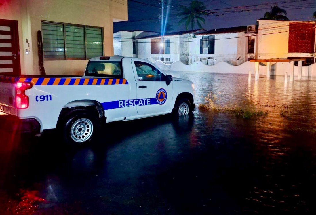 Operativo en Boca del Río tras lluvias: Cinco vehículos varados y varias inundaciones