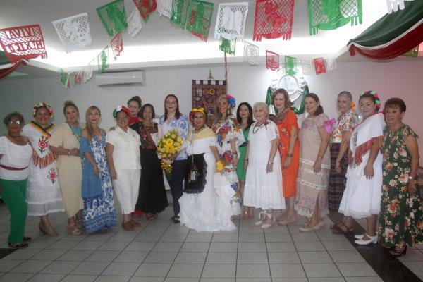 Socios del Club de Leones de Veracruz disfrutaron las Fiestas Patrias