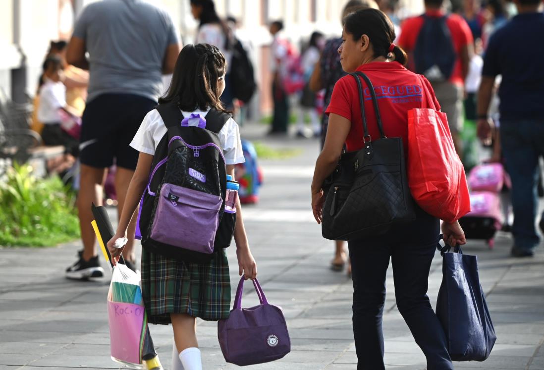 Anuncian mega puente para escuelas de Veracruz