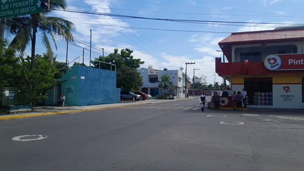 Escuela de Veracruz tiene 10 años sin intendente; padres de familia se manifiestan | VIDEO