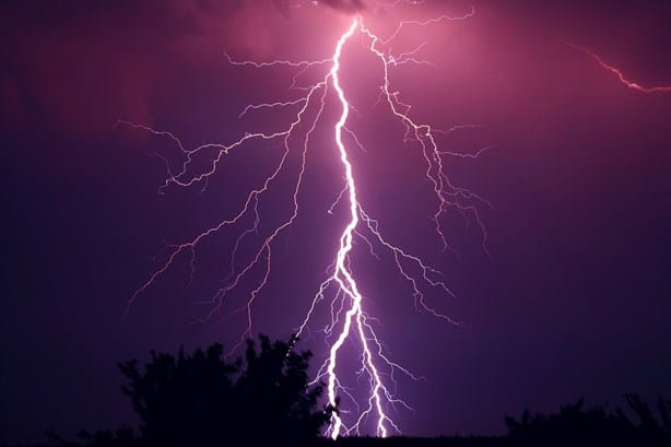 Tormenta eléctrica: recomendaciones para que no te caiga un rayo